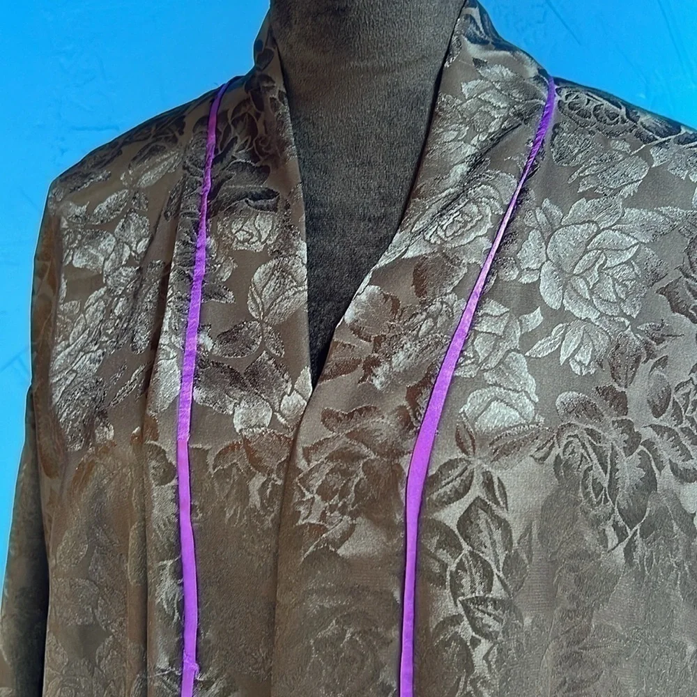 Victoria’s Secret robe Gold label black purple trim dark floral soprano mob wife